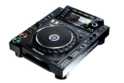 Pioneer-CDJ-2000-angle